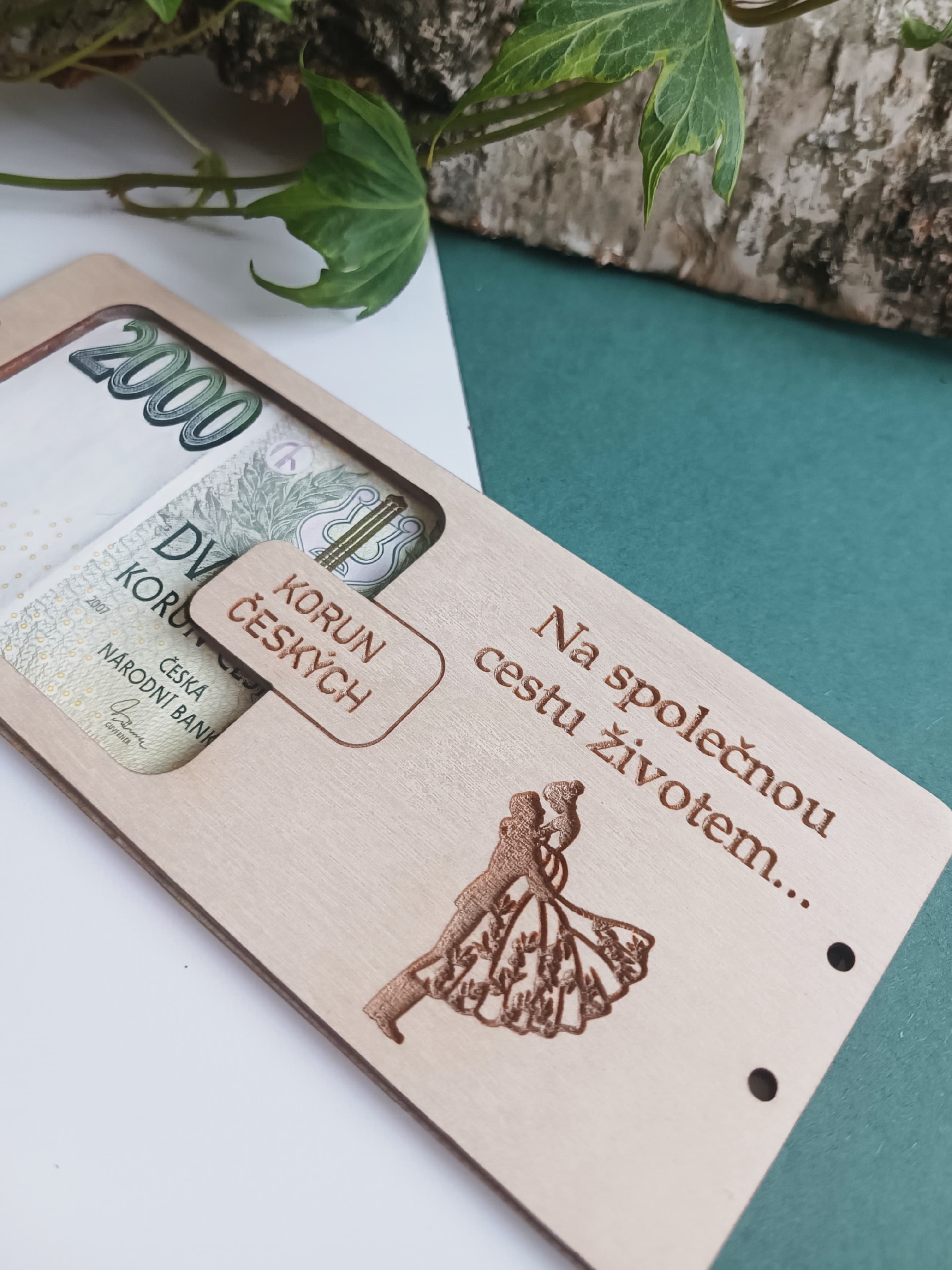 Dřevěné pouzdro na peníze