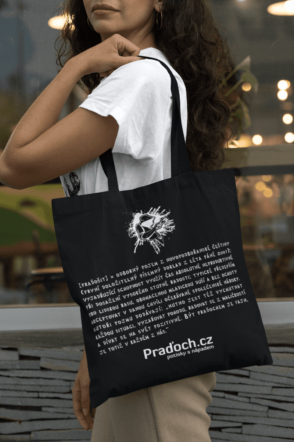 mockup of a long haired woman with a tote bag 29455